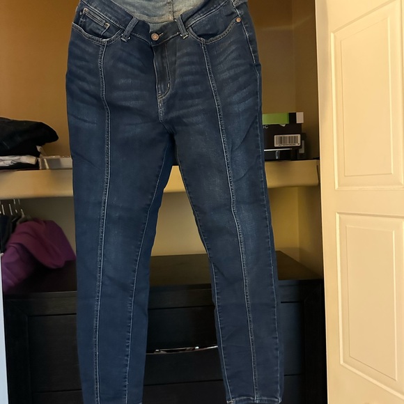 Judy Blue Denim - Judy Blue Mid-Rise Dark Indigo Ankle Crop Jeans